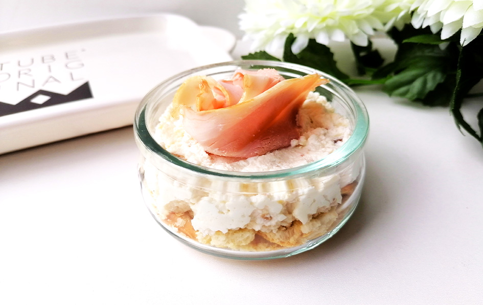 Cheesecake salata in vasetto con prosciutto, crema di ricotta e tartufo bianco TubeORIGINAL